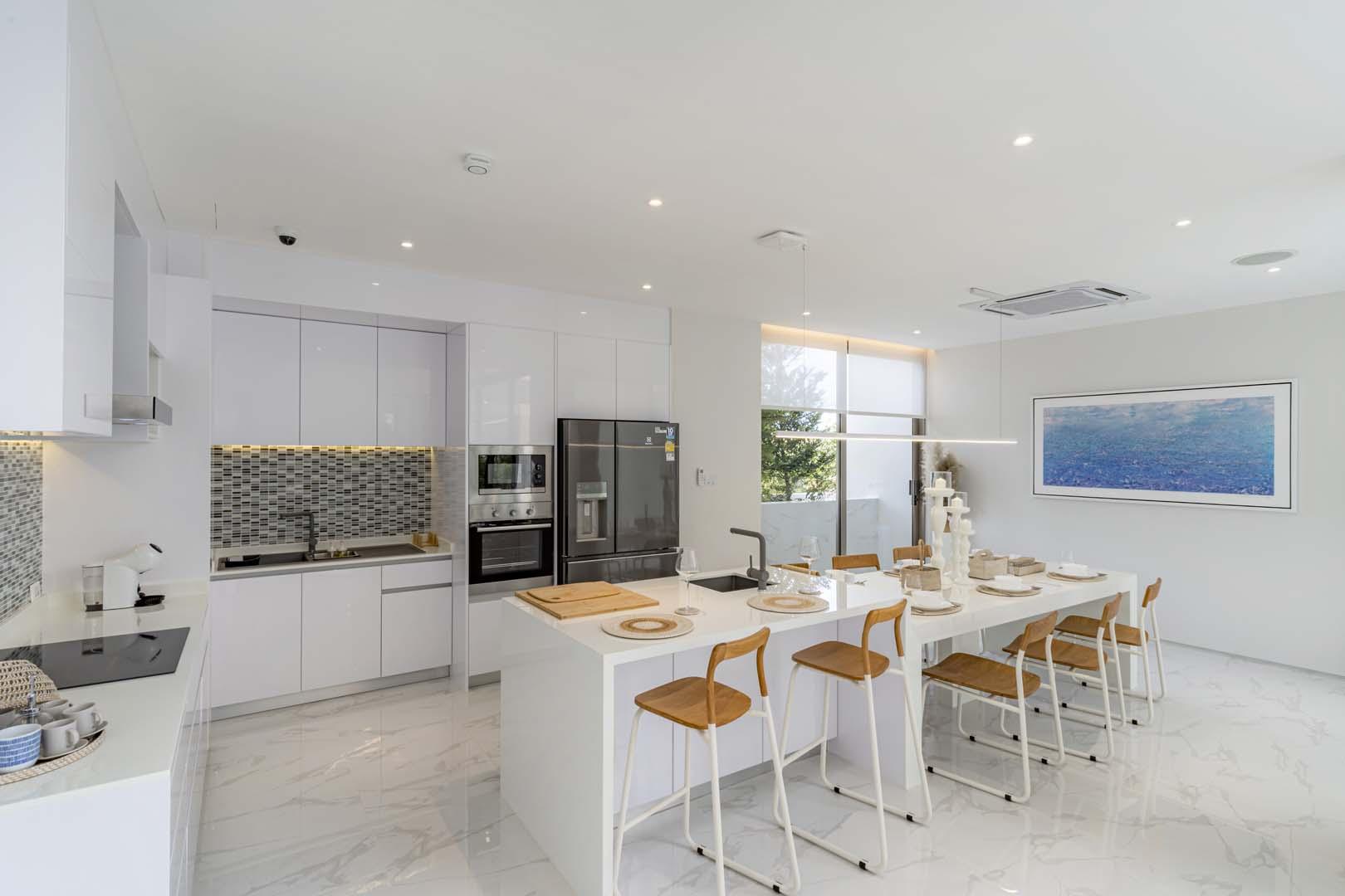 Luxurious 3-storey Villa Bangtao