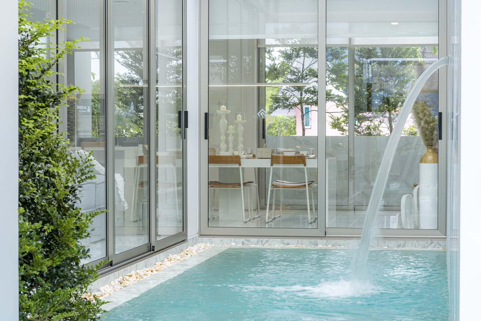 Luxurious 3-storey Villa Bangtao
