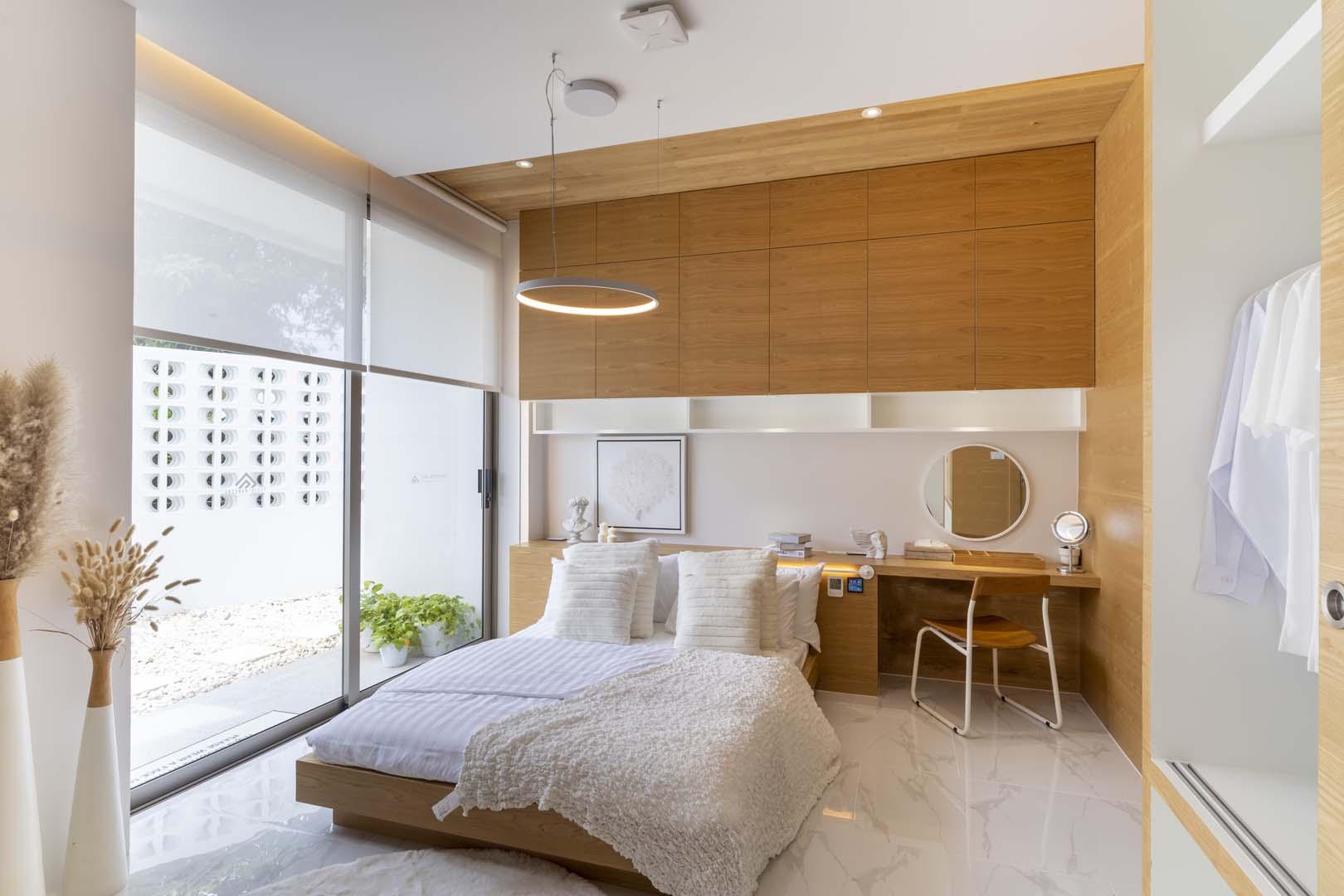 Luxurious 3-storey Villa Bangtao