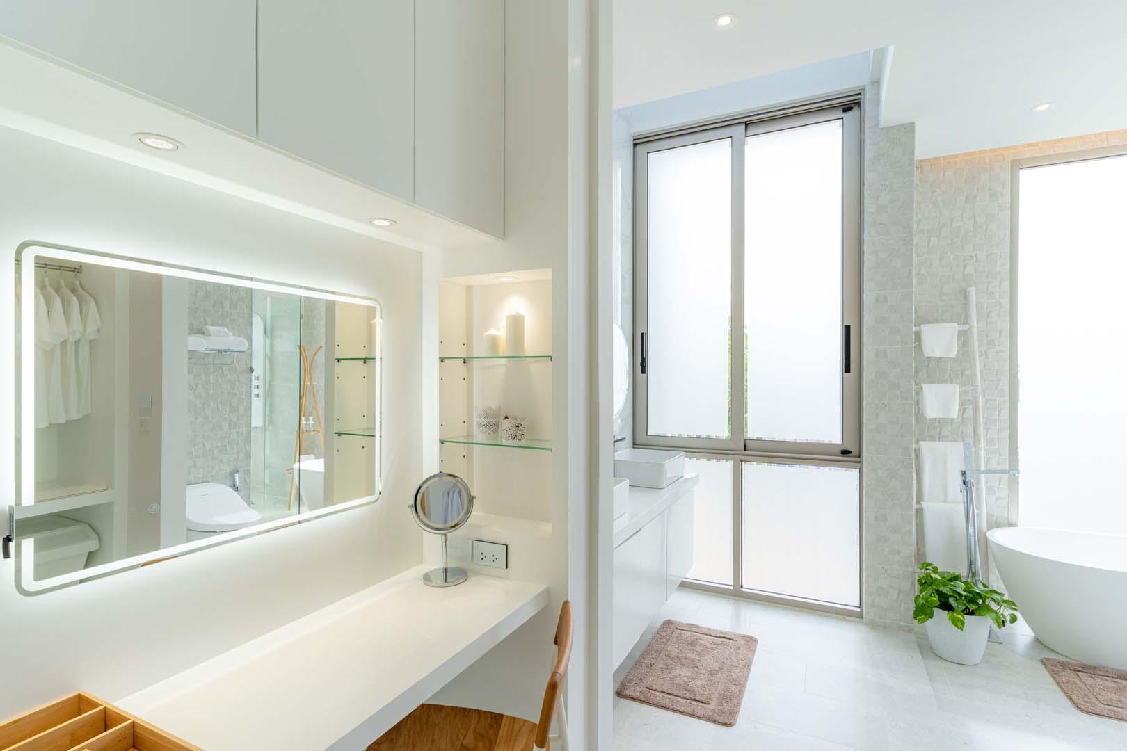 Luxurious 3-storey Villa Bangtao