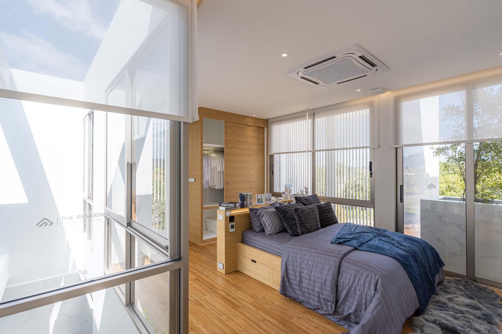 Luxurious 3-storey Villa Bangtao